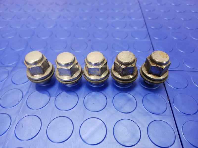 2014 Lexus IS 250 Lug Nuts