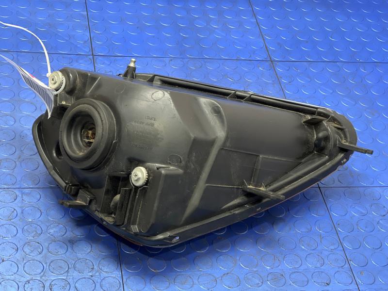 2000-2002 Mitsubishi Eclipse Headlight Assembly RH Passenger Side OEM MR496322
