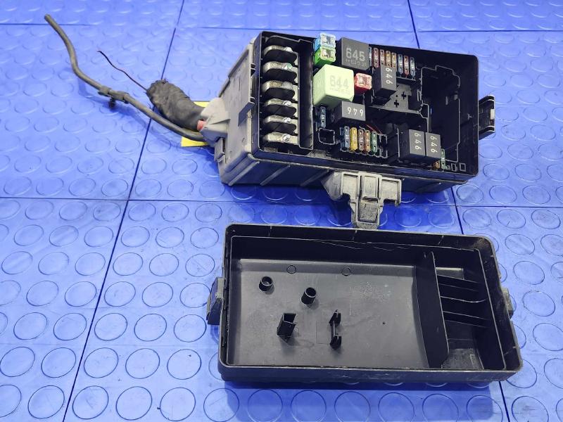2015 Volkswagen Golf Engine Fuse Box