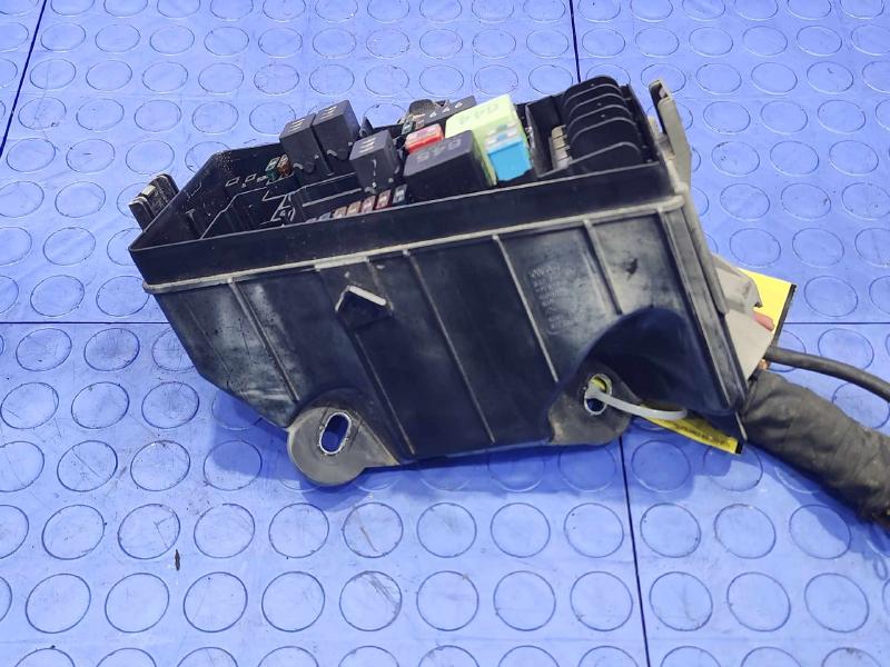 2015 Volkswagen Golf Engine Fuse Box