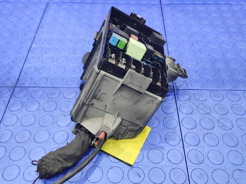 2015 Volkswagen Golf Engine Fuse Box