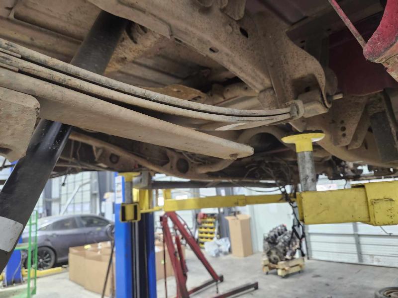 2005 Chevrolet Silverado 1500 Leaf Spring Rear