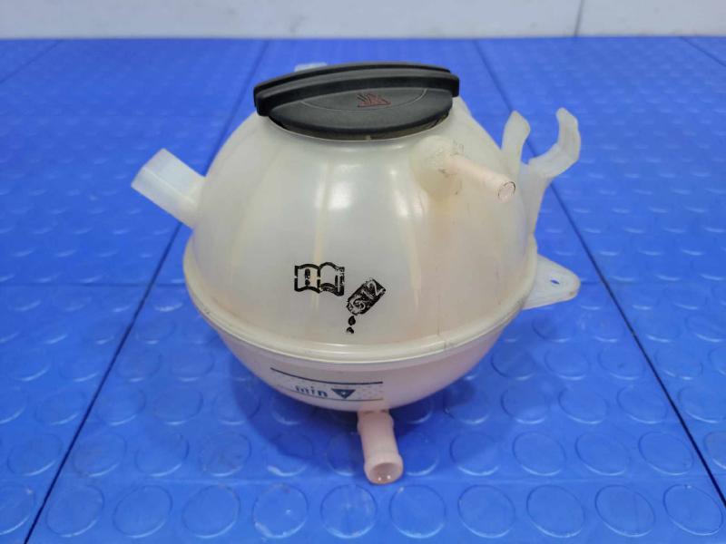 2009 Volkswagen Tiguan Coolant Recovery Bottle