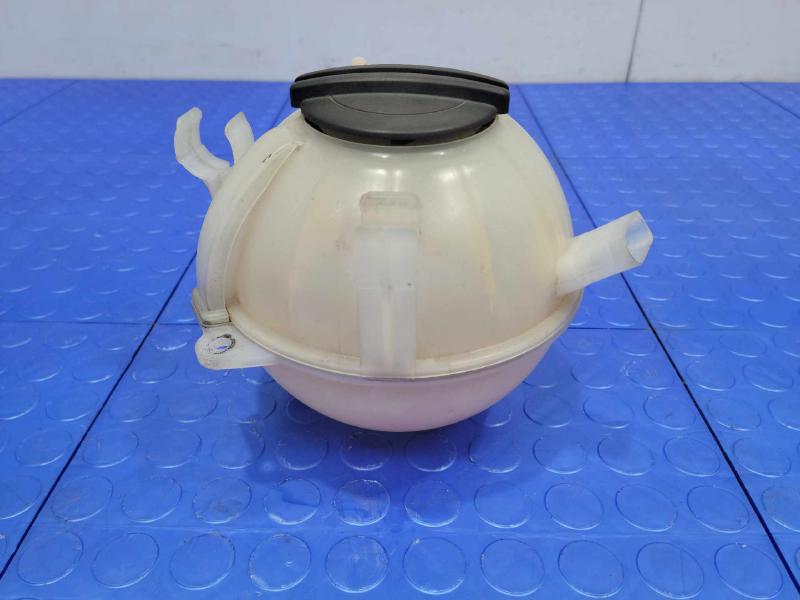 2009 Volkswagen Tiguan Coolant Recovery Bottle