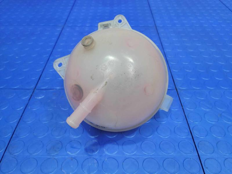 2009 Volkswagen Tiguan Coolant Recovery Bottle