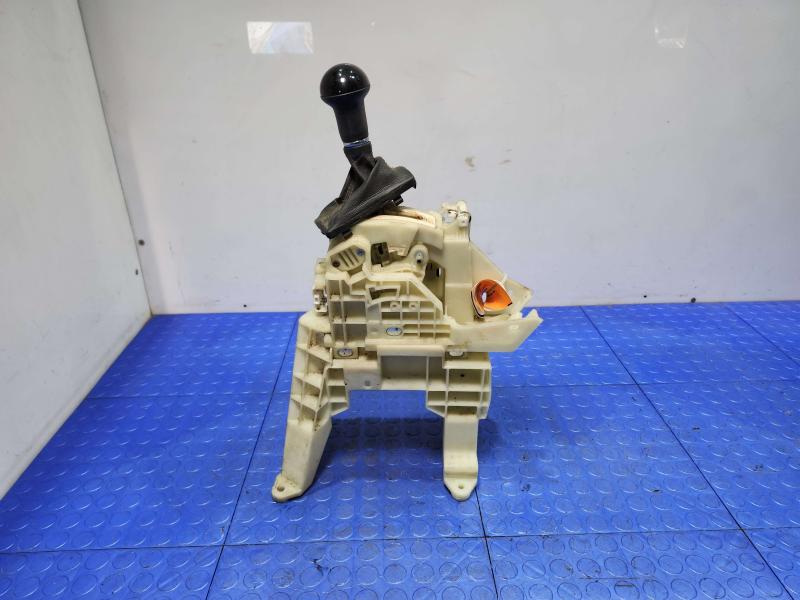 2016 Kia Sedona Floor Shifter