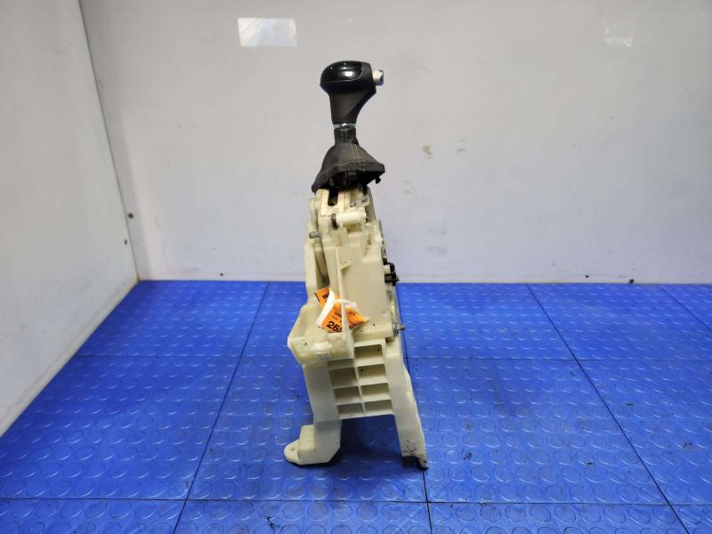 2016 Kia Sedona Floor Shifter