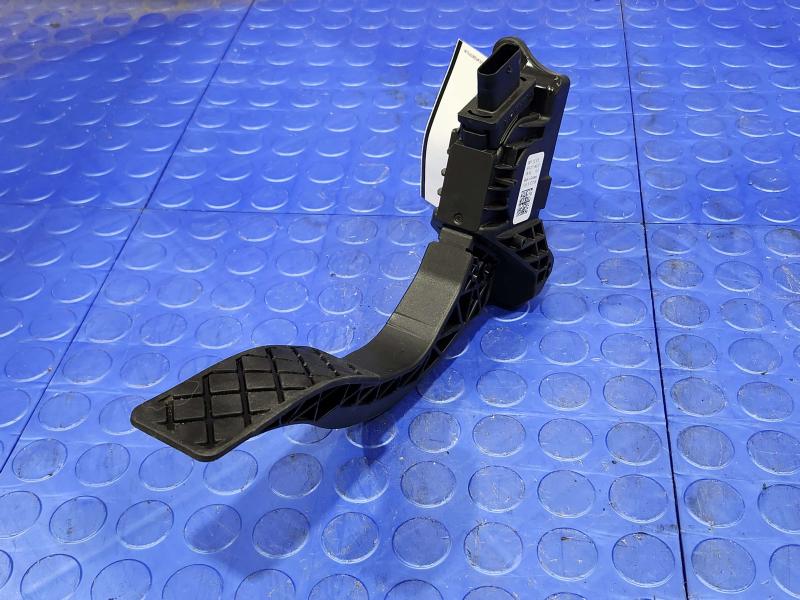 2017-2024 Audi Q7 OEM Accelerator Pedal Assembly Genuine Part 8W1723523