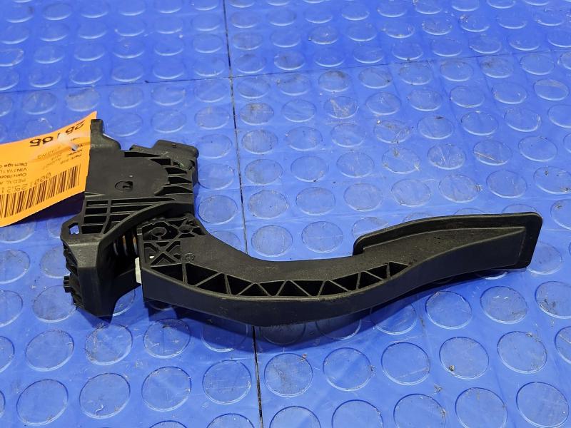 2017-2024 Audi Q7 OEM Accelerator Pedal Assembly Genuine Part 8W1723523