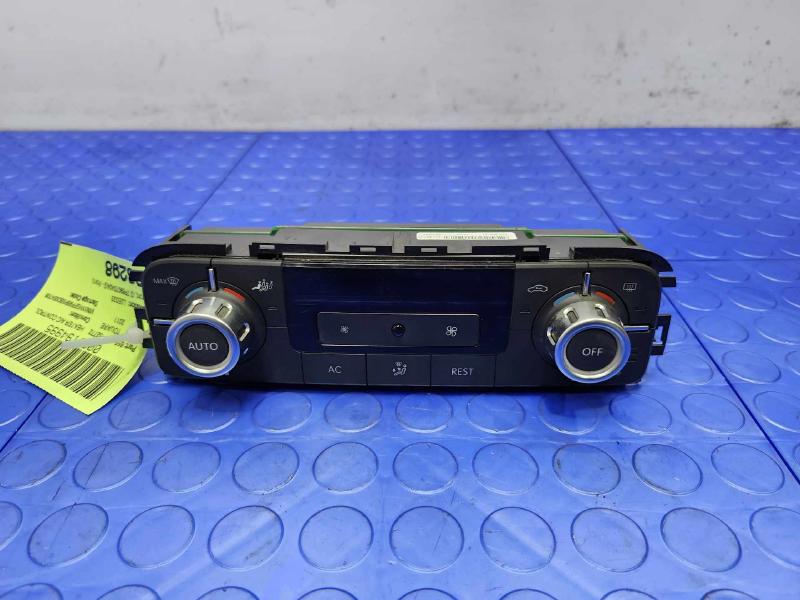 2011 Volkswagen Touareg Heater A/C Control