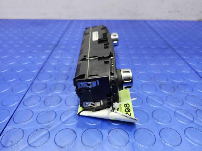 2011 Volkswagen Touareg Heater A/C Control