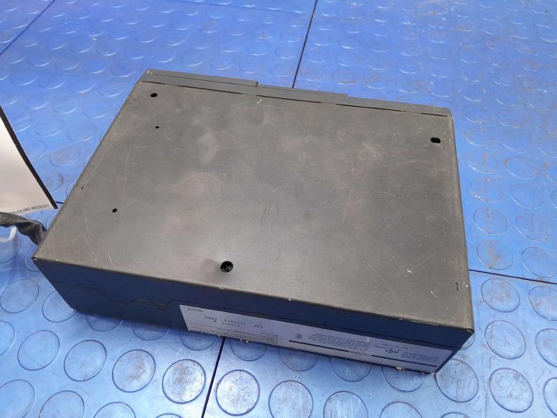 2001 Nissan Xterra Audio & Visual Equip.(Radio)