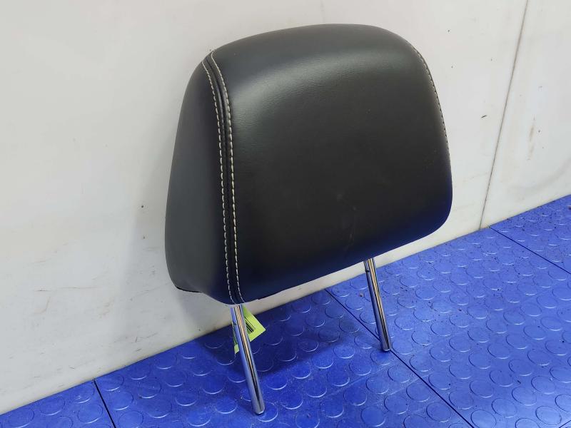2013 Chrysler 300 Headrest