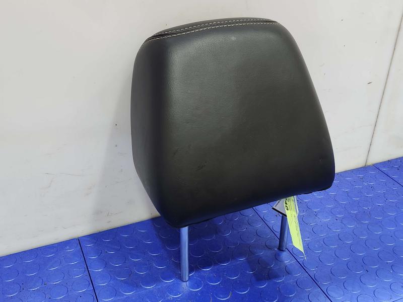 2013 Chrysler 300 Headrest