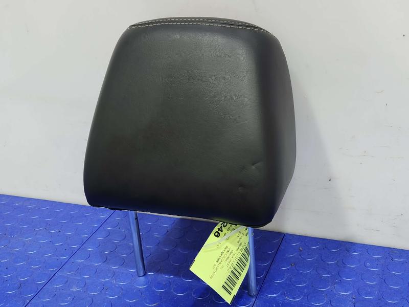 2013 Chrysler 300 Headrest