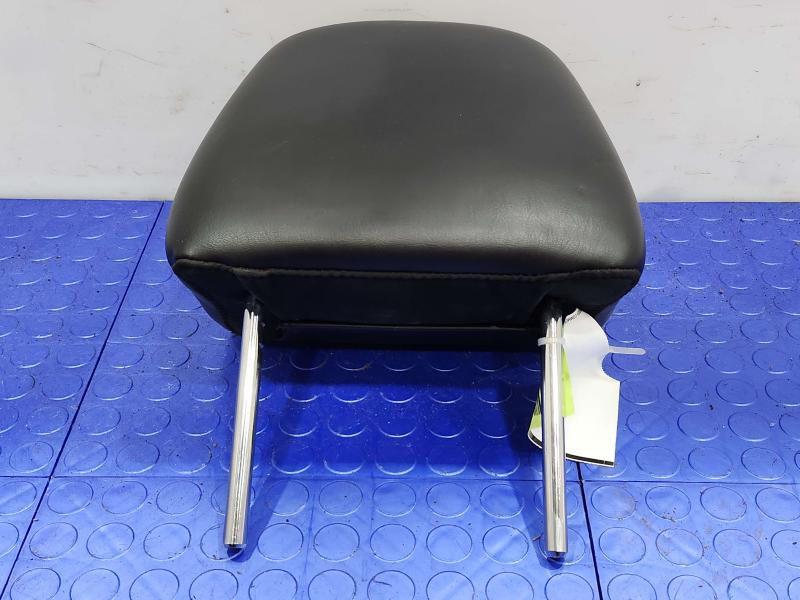 2013 Chrysler 300 Headrest