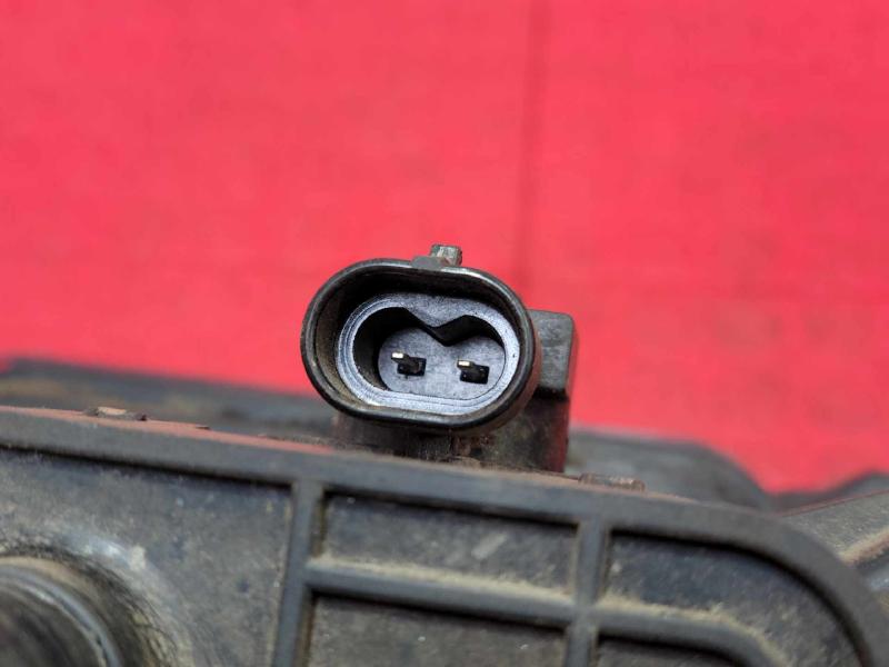 2008-2009 Saturn Vue Fuel Vapor Charcoal Canister Genuine OEM Part 15802306