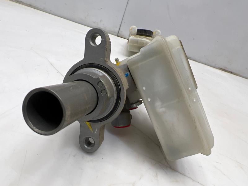2013 - 2019 Ford Escape Brake Master Cylinder OEM EV6Z2140A