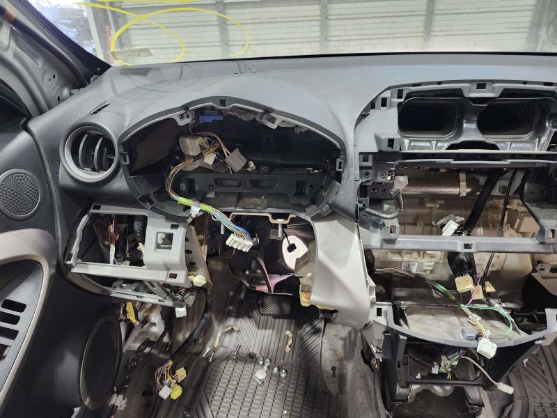 2007 Toyota RAV4 Dash Panel