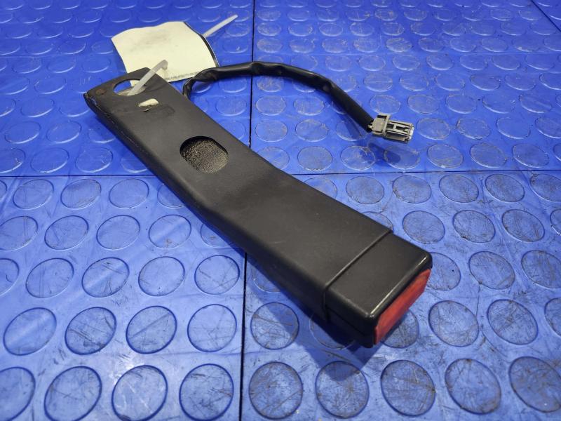 2010 Dodge Ram 1500 Front Seat Belt