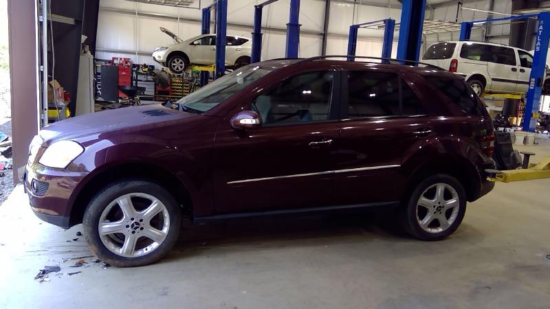 2008 Mercedes ML-Class Front Door Regulator