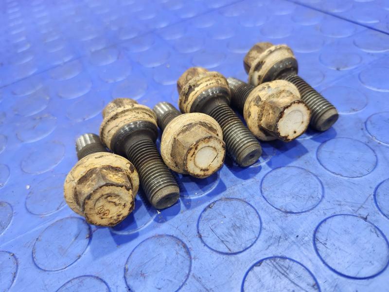 2012 Mercedes Sprinter Lug Nuts