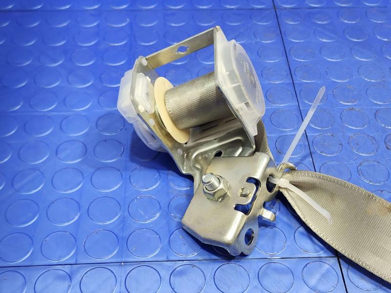 2013 Toyota Prius Rear Seat Belt
