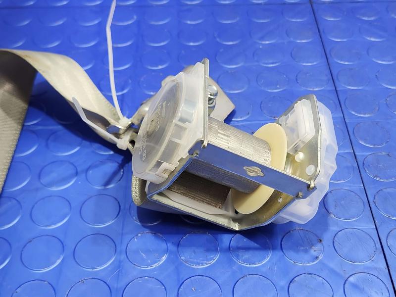 2013 Toyota Prius Rear Seat Belt