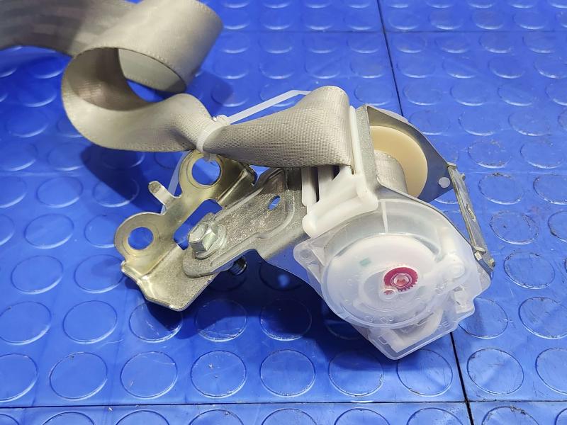 2013 Toyota Prius Rear Seat Belt
