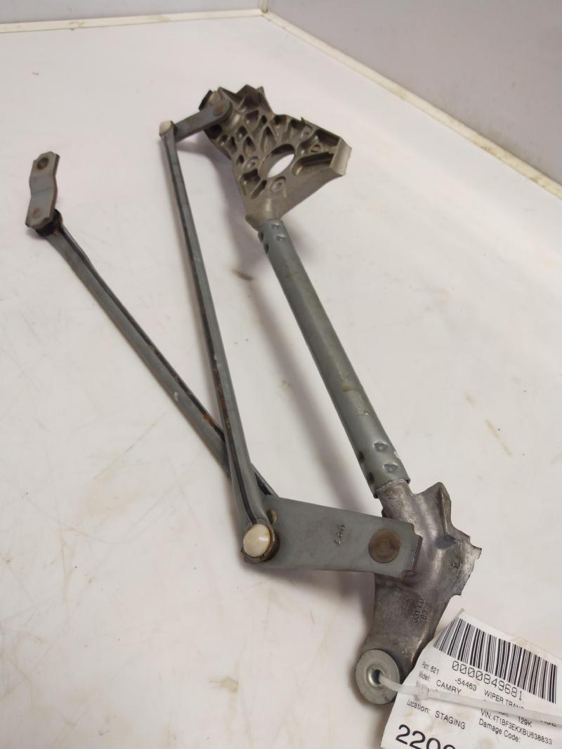 2007 - 2011 Toyota Camry Windshield Wiper Linkage OEM 8515006060