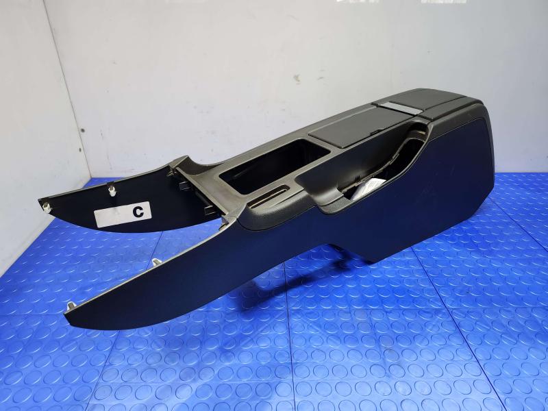 2014 Ford Mustang Front Console