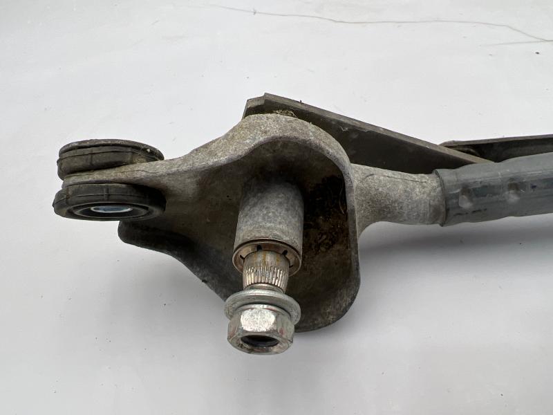 2003 - 2008 Toyota Corolla Windshield Wiper Linkage OEM 8515002090