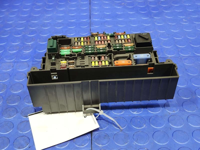 2008 BMW 128i Cabin Fuse Box