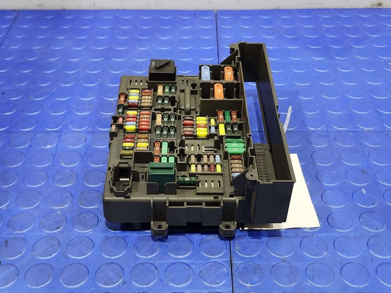 2008 BMW 128i Cabin Fuse Box