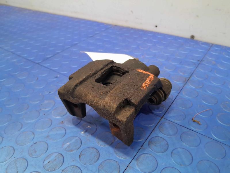 2005 Ford Explorer Caliper