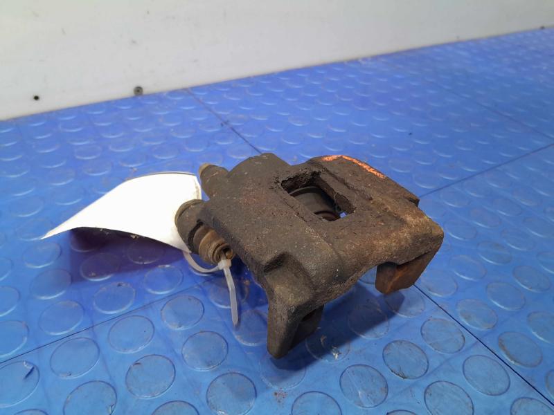 2005 Ford Explorer Caliper