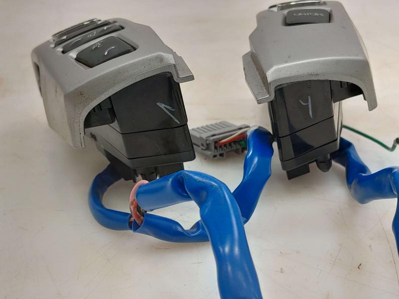 2019-2021 Nissan Titan Cruise Control & Audio Bluetooth Switches OEM 255509FU8B