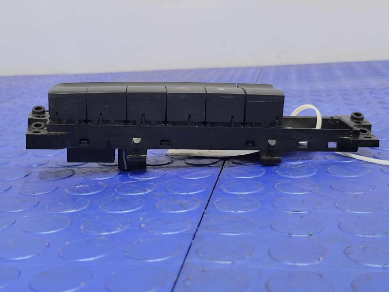 2013-2018 RAM 1500 DASHBOARD PANEL TRACTION CONTROL & TOW HAUL SWITCH BUTTON OEM 68247620AA