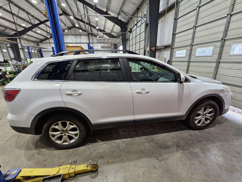 2011 Mazda CX-9 Rocker Moulding