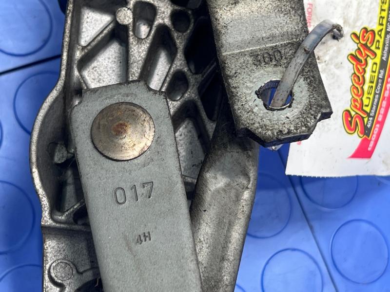 2007-2012 Lexus ES350 Windshield Wiper Linkage Transmission Genuine OEM 8515033240