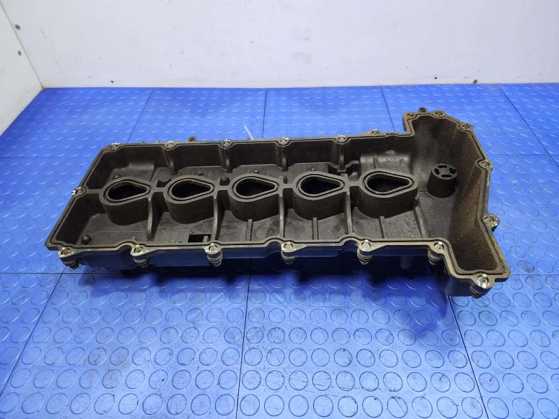 2006 Hummer H3 Valve Cover