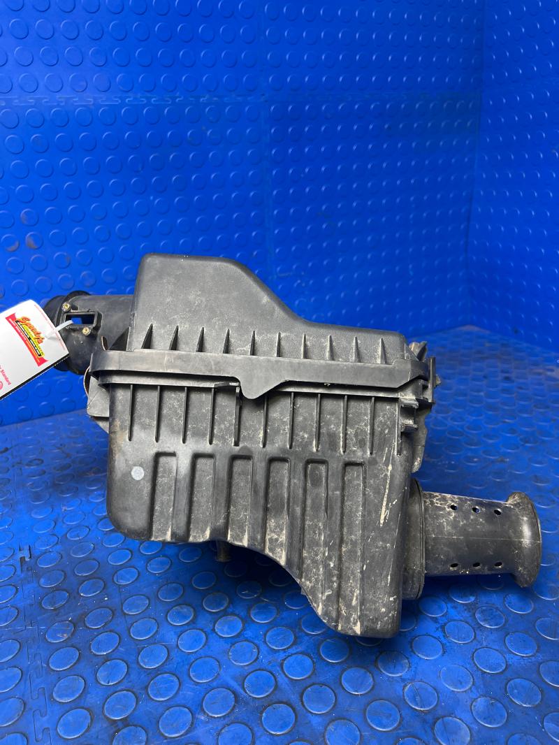 2007 2008 Ford Expedition Lincoln Navigator Air Cleaner Box OEM 7L146A987AJ