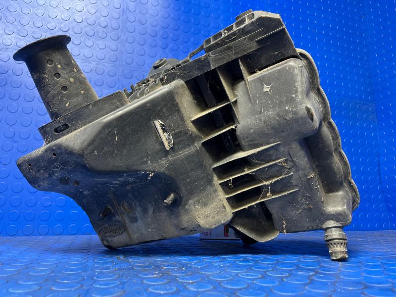 2007 2008 Ford Expedition Lincoln Navigator Air Cleaner Box OEM 7L146A987AJ