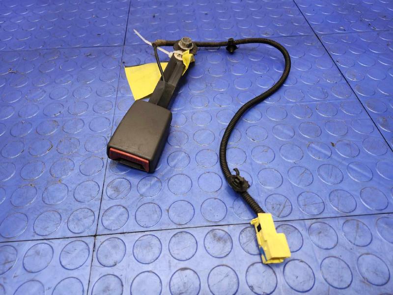 2011 Hyundai Sonata Front Seat Belt