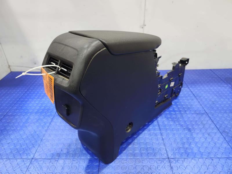 2018 Chevrolet Equinox Front Console