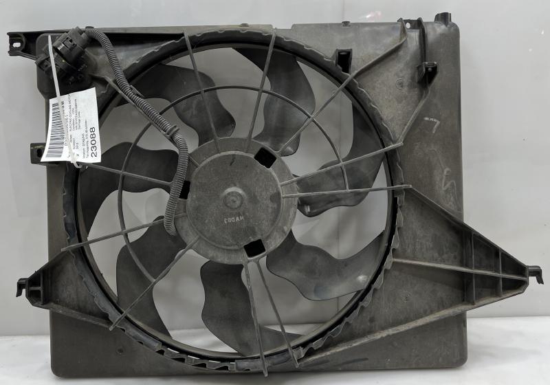 2011 - 2013 Kia Sorento 3.5L Engine Cooling Fan Assembly OEM 253801U200