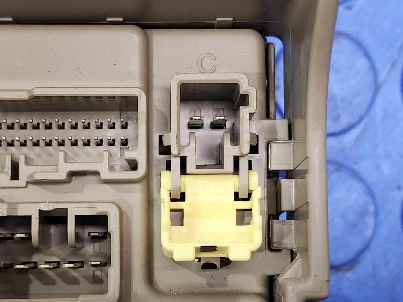 2017 Subaru Legacy Cabin Fuse Box