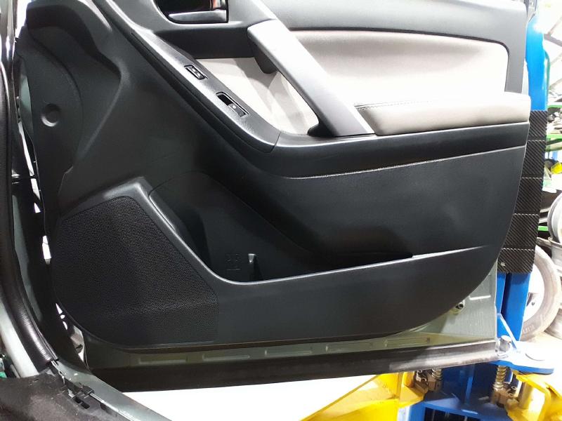2016 Subaru Forester Front Door Trim Panel