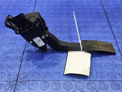2005-2019 Nissan Frontier Accelerator Pedal Assembly w/ Sensor OEM 18002-EA000
