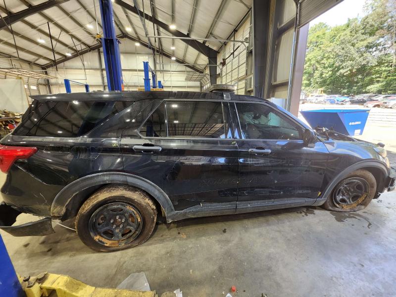2021 Ford Explorer Center Pillar